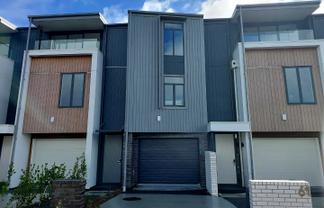 63 Bearing Parade, Long Bay