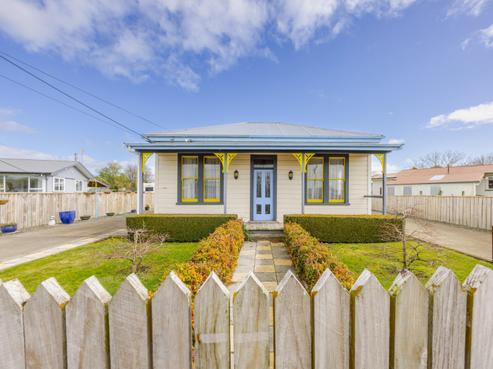 15 Saint Clair Street, Takapau