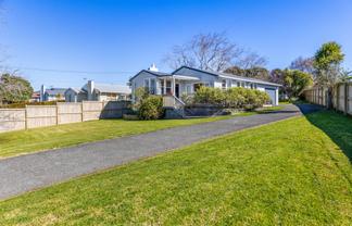 11 Silverton Avenue, Waiotaiki Bay