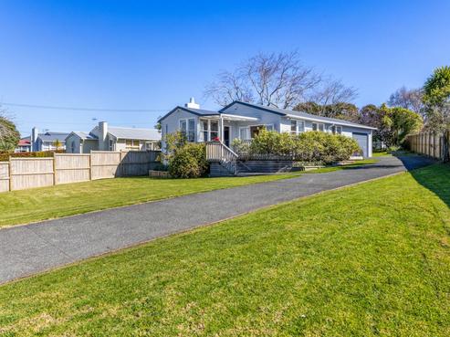 11 Silverton Avenue, Waiotaiki Bay