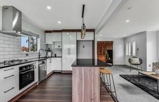1 Kingsway Crescent, Forest Lake