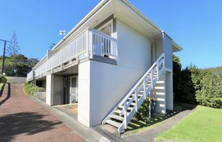 2/231 E Titirangi Road, Titirangi