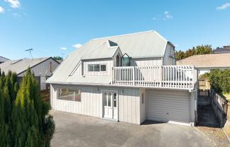 2/76 Moore Street, Howick