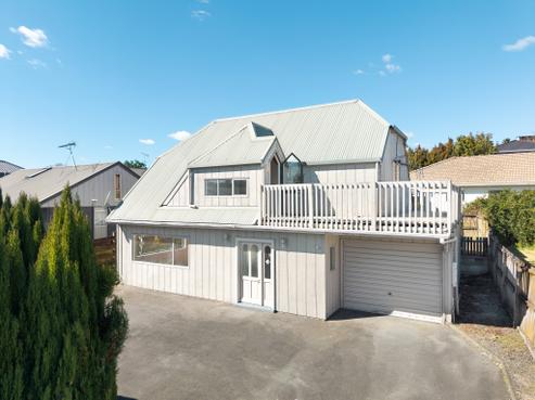 2/76 Moore Street, Howick