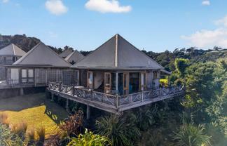9/ Te Maiki Rise, Russell