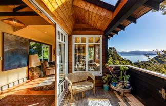17 Korimako Road, Days Bay