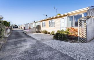 1/42 Egmont Street, Hawera