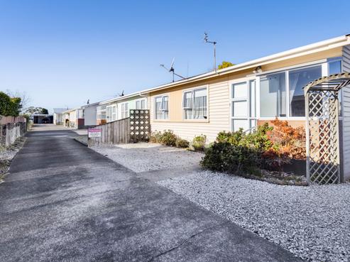 1/42 Egmont Street, Hawera