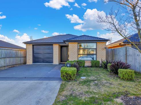 40 Tara Crescent, Woodend