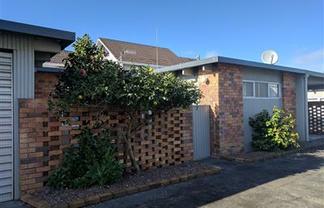 2/50 Kitchener Road, Milford
