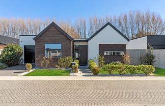 8 Founders Lane, Yaldhurst