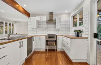 2/18A Robson Street, Mount Roskill