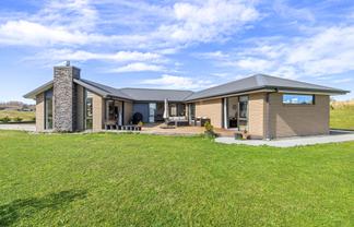 21 Copper Beech Road, Woodend