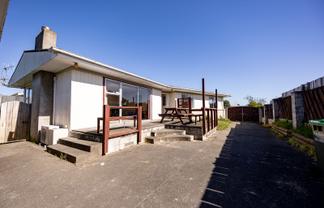 8 Foster Terrace, Onekawa