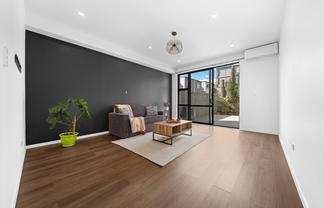 10 Routhmore Street, Flat Bush