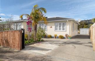 27 Amundsen Grove, Stokes Valley