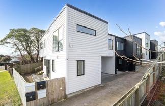 8A Hobart Crescent, Manurewa