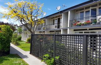 12-1054 Colombo Street, Saint Albans