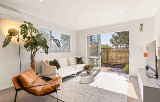 91 Glidepath Road, Hobsonville