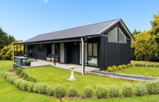31 Old Highway, Whakamarama