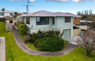 336 Whangaparaoa Road, Stanmore Bay