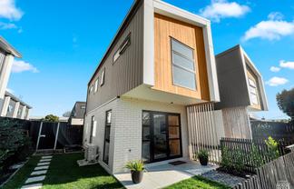 2/89 Beach Road, Te Atatu Peninsula
