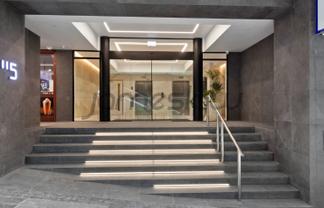 Full-Floor Office Opportunity on Queen Street