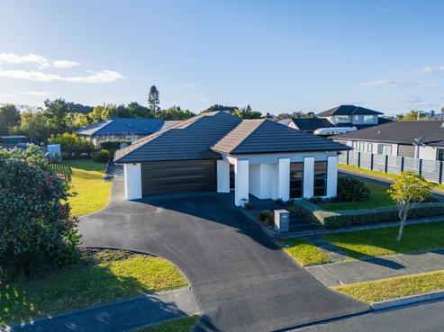 16 Stace Hopper Drive, One Tree Point
