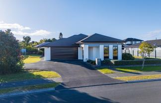 16 Stace Hopper Drive, One Tree Point