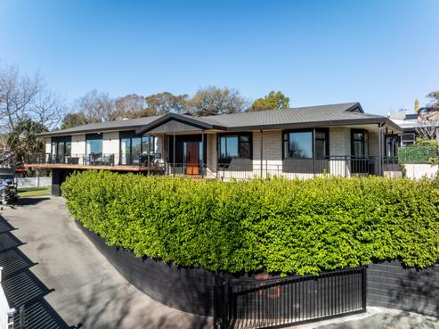 73 James Cook Street, Havelock North