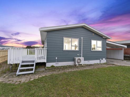 1 Weymouth Grove, Wainuiomata
