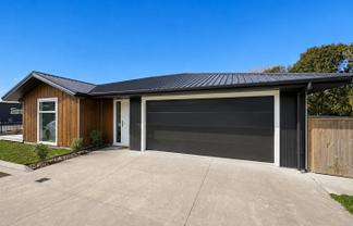 6 Pisanio Way, Stratford