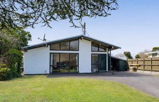 60 Cressida Avenue, Stratford