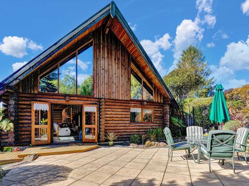 1698 Cust Road, Cust