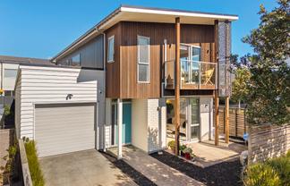 91 Glidepath Road, Hobsonville