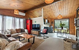 8B Chichester Drive, Rosehill