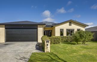 6 Percy Berry Place, Havelock North