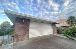 36 Meadowland Drive, Somerville
