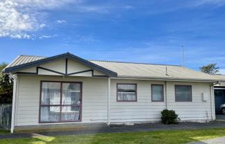 2/715 Charles Street, Raureka