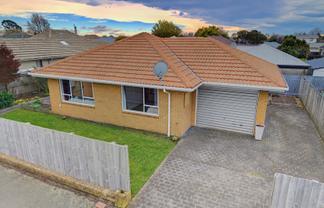 2/2 Bentley Street, Russley