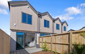 4-11/26 Rimu Street, New Lynn