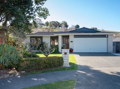 27 Golding Road, Taradale