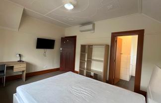 Room 2/Unit 1-35 Heriot Row, Dunedin Central