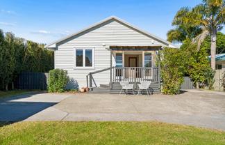 6 Tiri Tiri Road, Birkdale