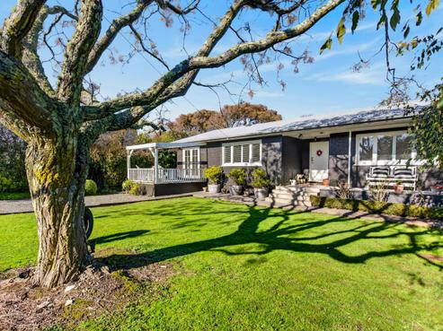 320 Clifton Road, Te Awanga