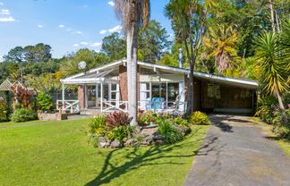 3 Western Road, Laingholm