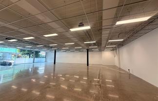 Spacious Showroom in Newmarket