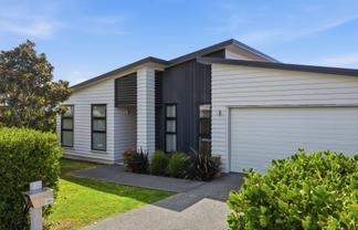 13 Andalusian Way, KARAKA
