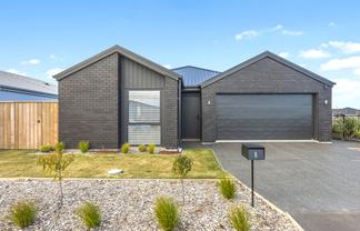 8 Doris Lusk Street, BELFAST