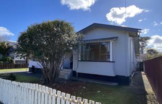 8 Rosella Road , Mangere East